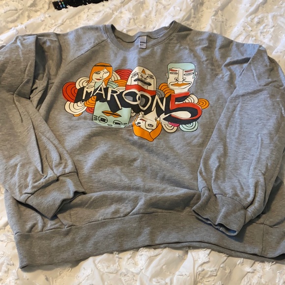 Gray maroon 5 - Picture 1 of 2